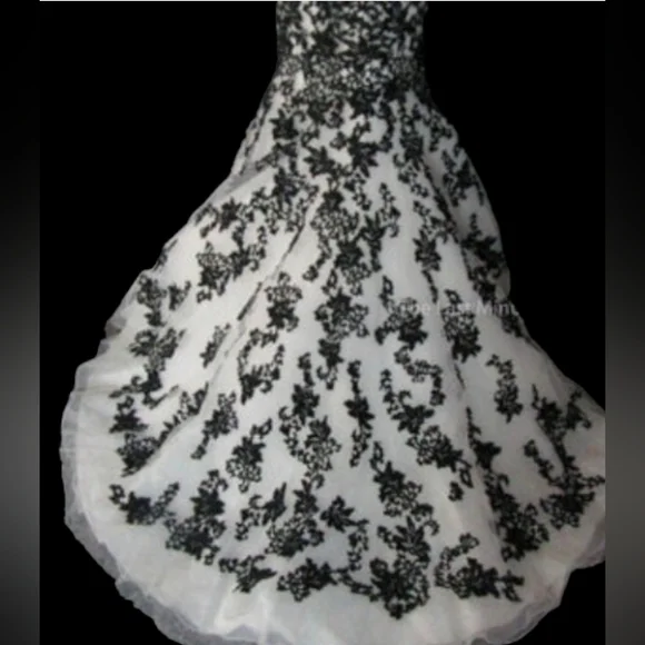 100% Authentic Allure Wedding Dress - Picture 9 of 13